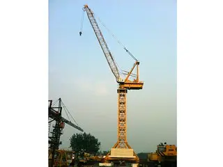 徐工XGTL1800起重机：125吨起重能力与84米高空作业优势