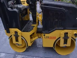 高效压实性能环保节能型压路机优势解析