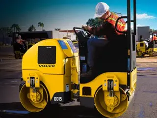 沃尔沃DD15压路机核心优势：动力强、压实高效、操控简便