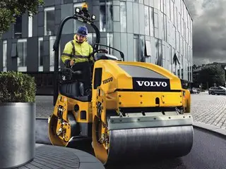 压路机DD25性能优势：高效精准操控与稳定可靠性