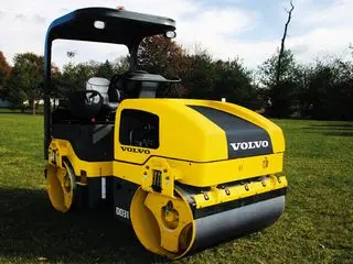 高效施工压路机参数与性能优势解析