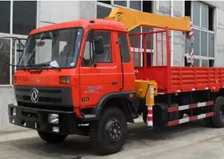 东风153随车吊起重机优势分析，承载强操控便多用途