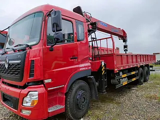 东风13吨随车起重机性能优势分析，高效作业安全保障