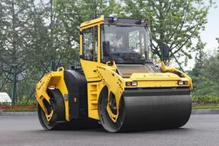 宝马格BW205AD-4压路机技术参数与性能优势分析