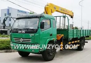 东风多利卡起重机性能优势分析，2吨起重作业利器