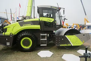 中联重科ZRS326压路机技术优势与性能特点分析