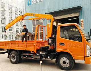 2吨小型折臂蓝牌起重机优势解析 小巧灵活安全可靠