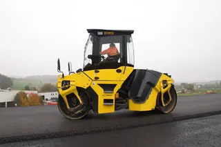 宝马格BW141AD-5压路机技术参数与性能优势分析