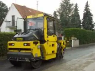 宝马格BW151ACP-4AM压路机技术参数与性能优势分析