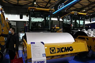 徐工XS115压路机性能优势解析 制造质量高效率作业表现