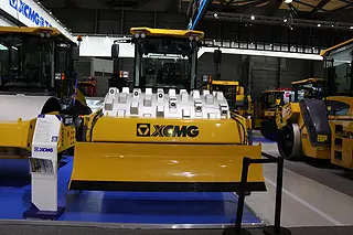 徐工XS125PD压路机性能特点及技术参数详解