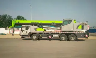 中联重科25吨汽车起重机性能优势与技术特点分析