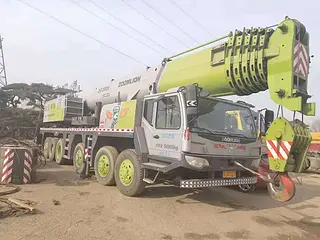 200吨汽车起重机技术参数与性能优势解析