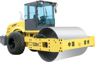 YZ18A压路机技术参数与性能优势分析