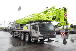 80吨汽车起重机技术优势与智能化特点分析