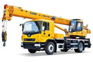 12吨汽车起重机性能优势分析，高效作业安全保障