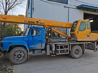 8吨汽车起重机技术优势解析 高性能智能设备提升作业效率