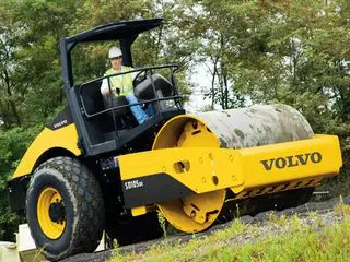 沃尔沃SD105DX压路机性能参数与优势特点全面解析