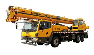 200吨汽车起重机技术参数与性能优势分析