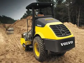 沃尔沃SD70F压路机技术参数与性能优势分析