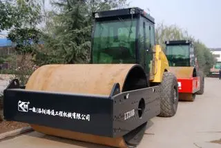 洛阳路通LT218B双振幅压路机性能优势及技术参数详解