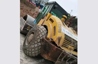 洛阳路通LT220B压路机性能优势解析，高效施工必备设备