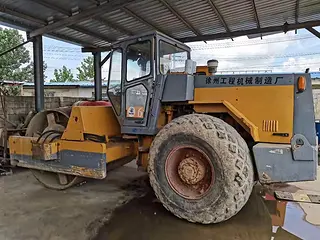 徐工CA30D压路机六大核心优势解析，提升道路施工效率