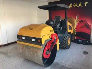 鼎诚DC-4T压路机性能优势及技术参数详解