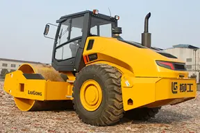 柳工CLG6120E压路机技术参数与性能优势解析