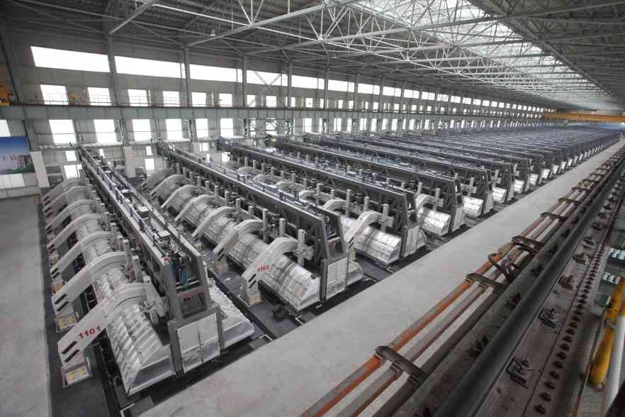 铝锭库存高位压制价格，下游需求淡季承压运行